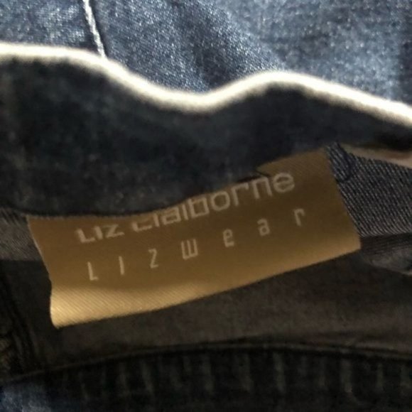 Liz Claiborne Cropped Jeans - Size 4 - Picture 4 of 7